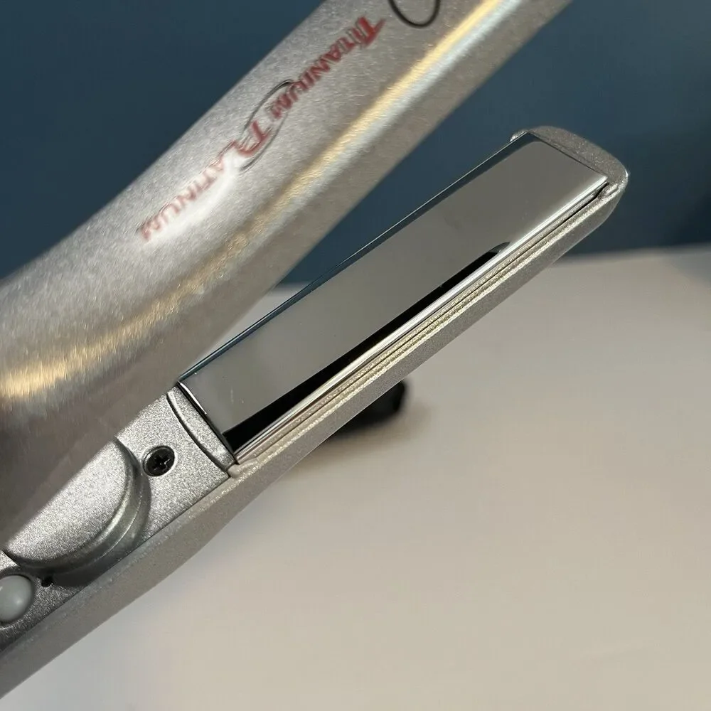 Ion Titanium Platinum Mini Flat Iron Hair Straightener Silver Model 301013 Case